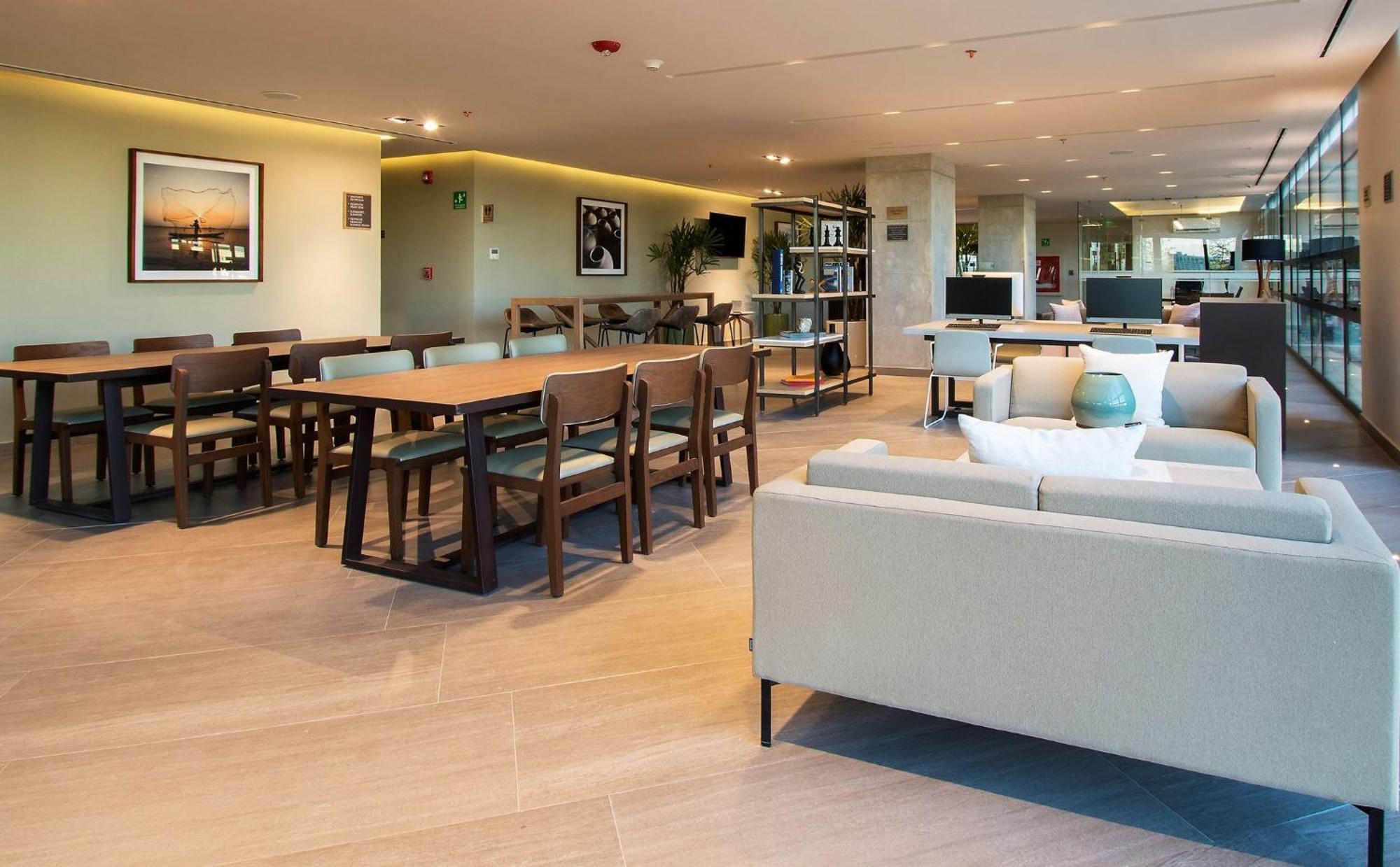 Staybridge Suites - Guadalajara Novena By Ihg Екстериор снимка