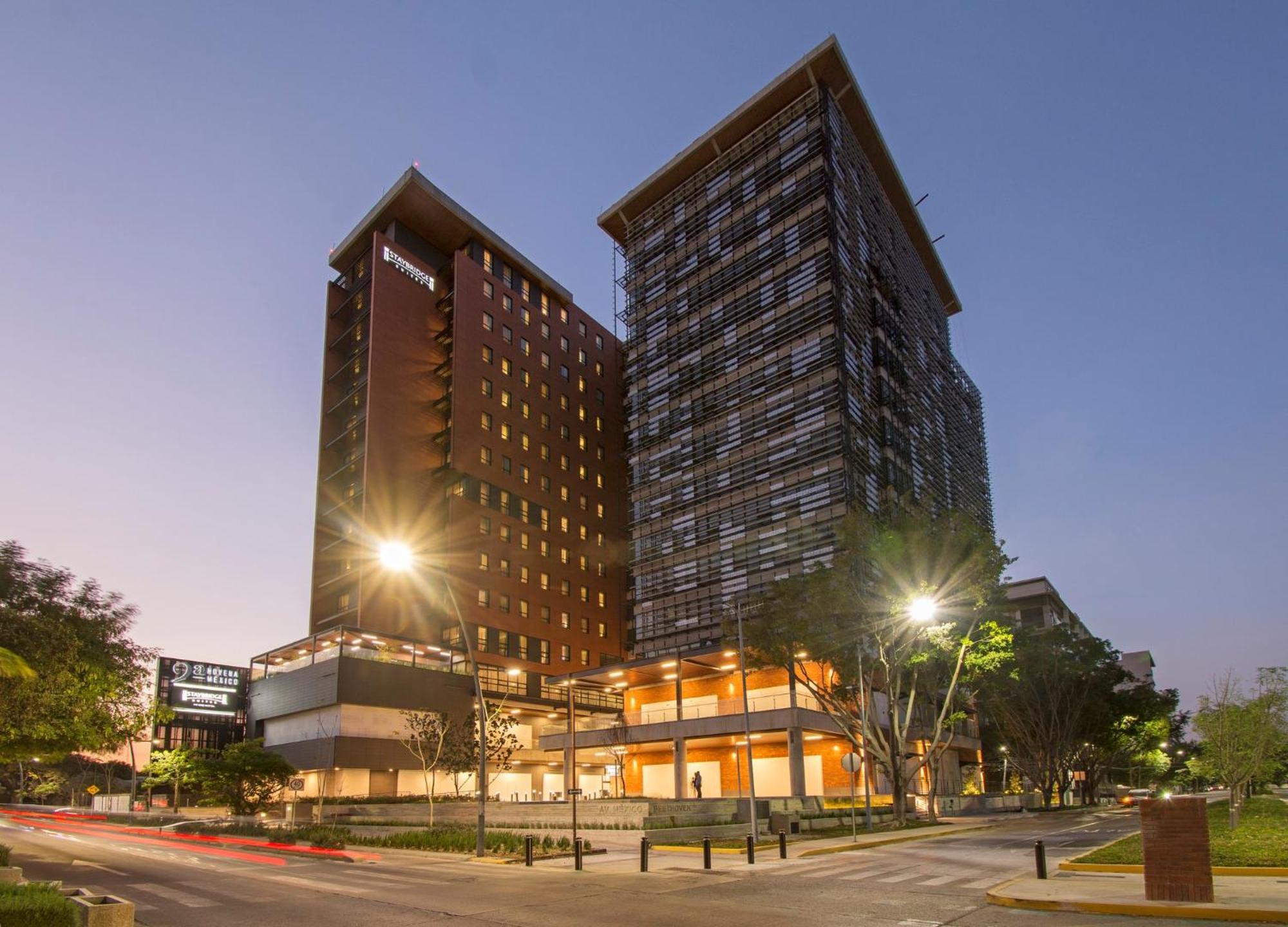 Staybridge Suites - Guadalajara Novena By Ihg Екстериор снимка