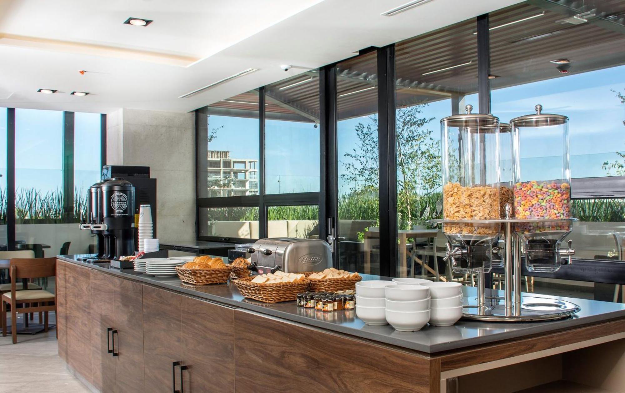 Staybridge Suites - Guadalajara Novena By Ihg Екстериор снимка