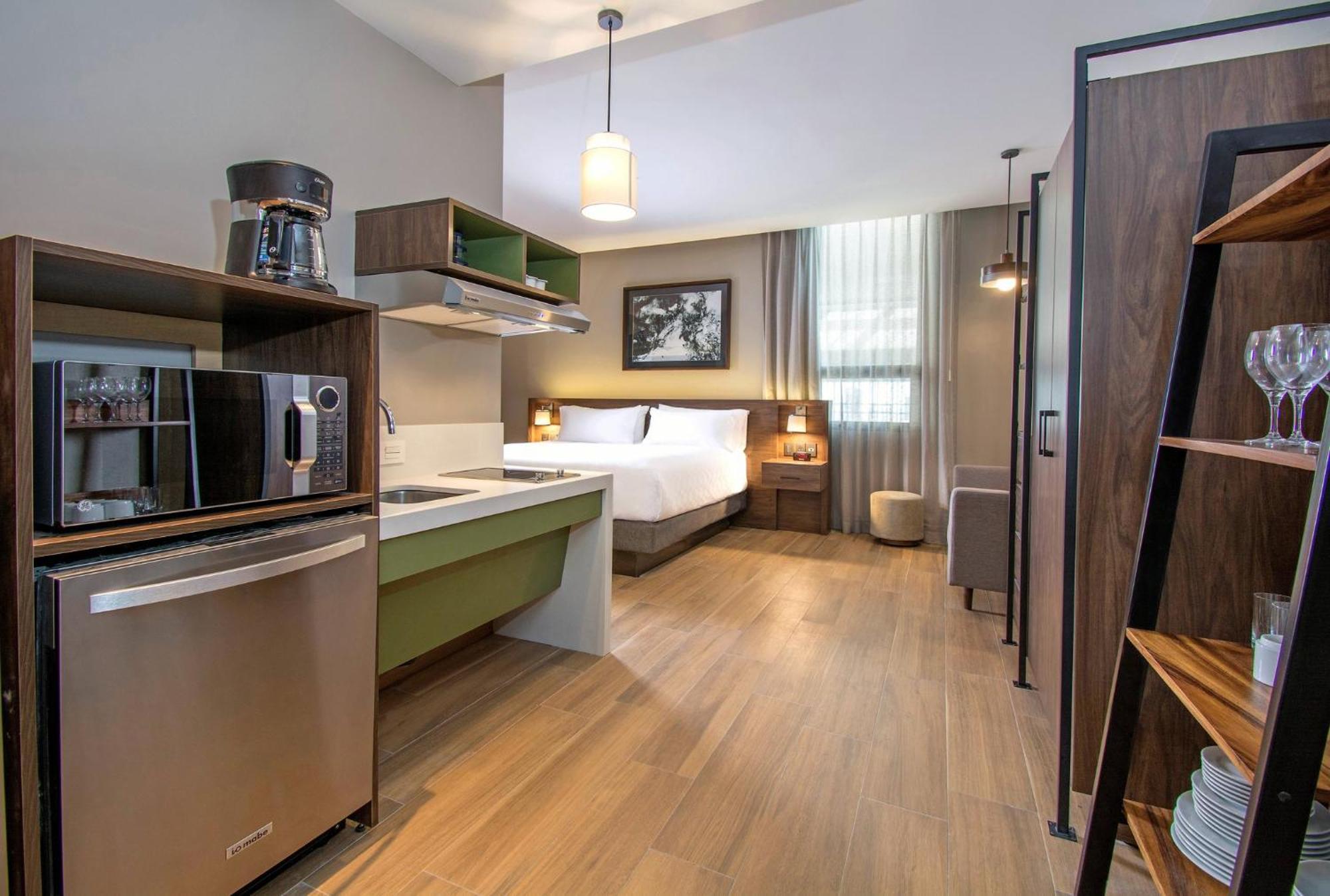Staybridge Suites - Guadalajara Novena By Ihg Екстериор снимка