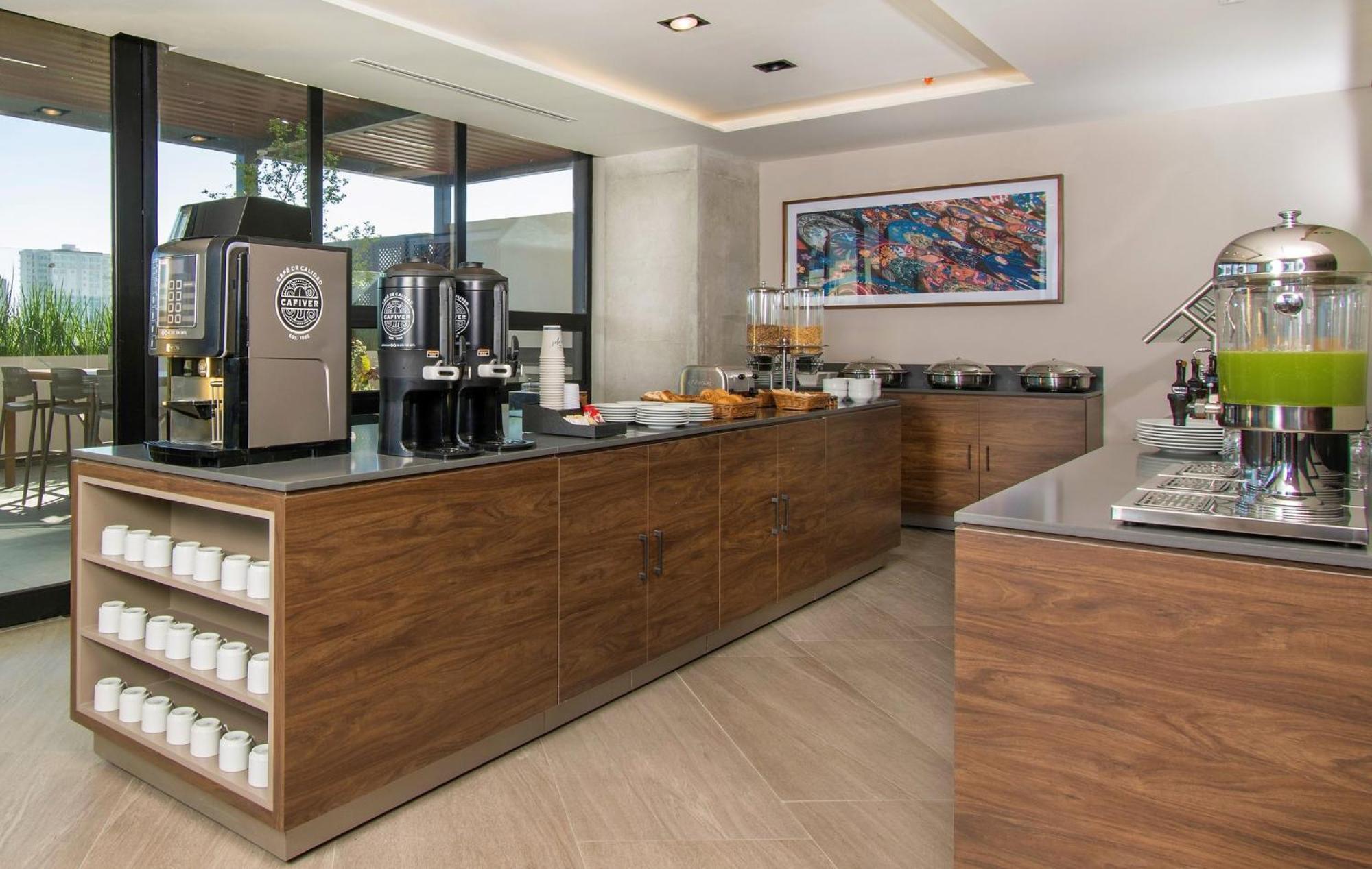 Staybridge Suites - Guadalajara Novena By Ihg Екстериор снимка
